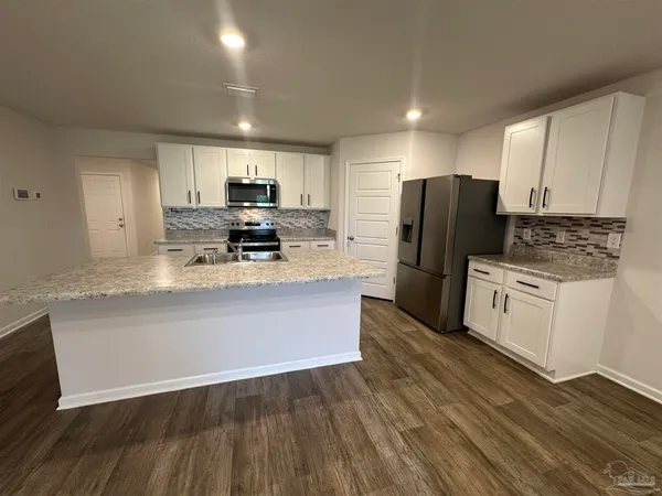 $2,195 | 7565 Steeplechase Boulevard, Pensacola, FL 32526