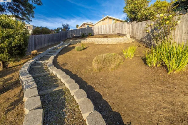 $828,000 | 1564 Santa Clara Street, Richmond, CA 94804