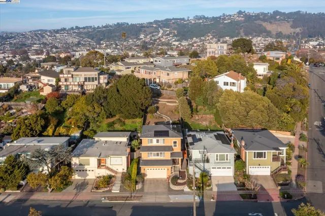 $828,000 | 1564 Santa Clara Street, Richmond, CA 94804