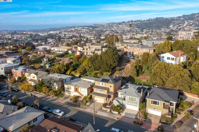 $828,000 | 1564 Santa Clara Street, Richmond, CA 94804