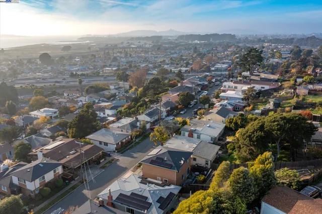 $828,000 | 1564 Santa Clara Street, Richmond, CA 94804