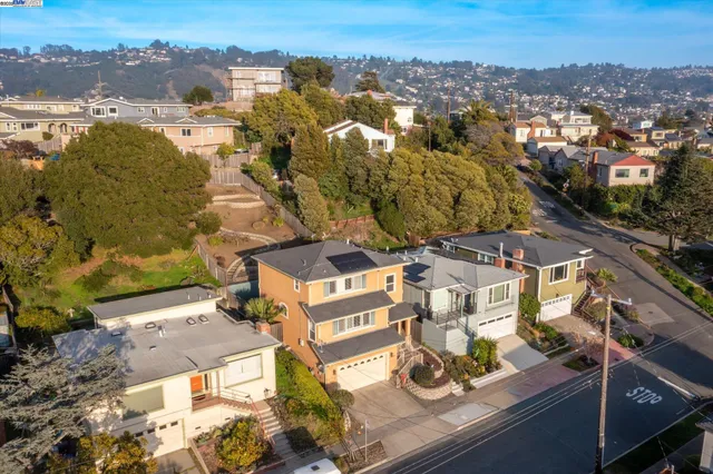 $828,000 | 1564 Santa Clara Street, Richmond, CA 94804