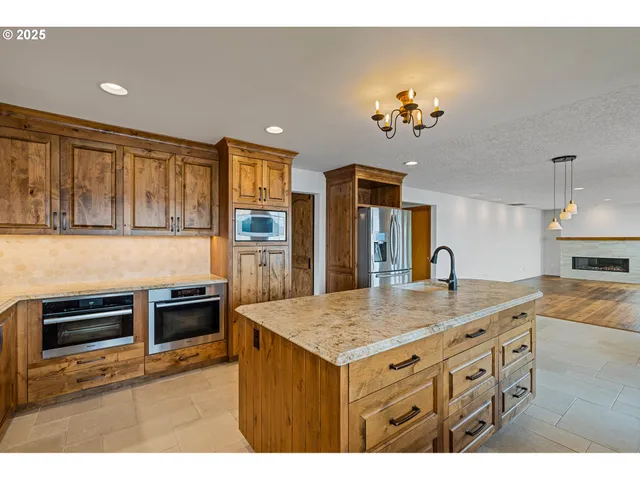 $1,995,000 | 954 South A Street, Washougal, WA 98671