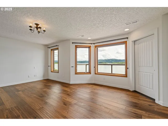 $1,995,000 | 954 South A Street, Washougal, WA 98671