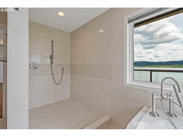 $1,995,000 | 954 South A Street, Washougal, WA 98671