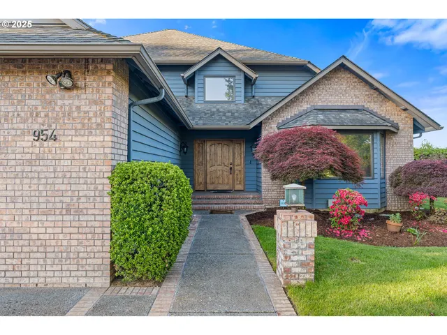 $1,995,000 | 954 South A Street, Washougal, WA 98671