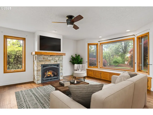 $1,995,000 | 954 South A Street, Washougal, WA 98671