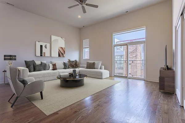 $3,997 | 2100 Greenwood Street, Unit 106, Evanston, IL 60201