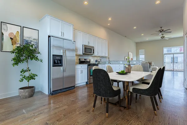 $3,997 | 2100 Greenwood Street, Unit 106, Evanston, IL 60201