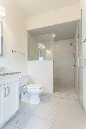 $3,997 | 2100 Greenwood Street, Unit 106, Evanston, IL 60201