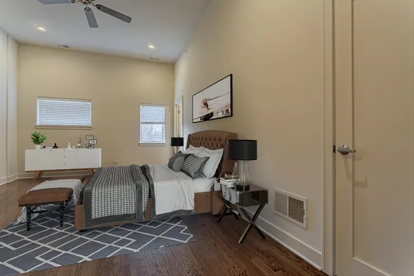 $3,997 | 2100 Greenwood Street, Unit 106, Evanston, IL 60201