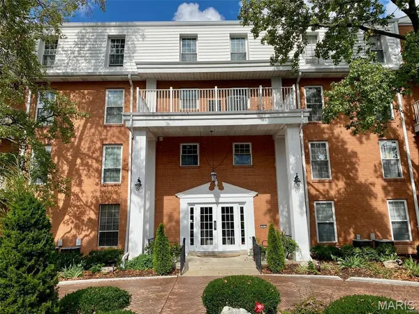 $1,995 | 14471 Bantry Lane, Unit 16, Chesterfield, MO 63017
