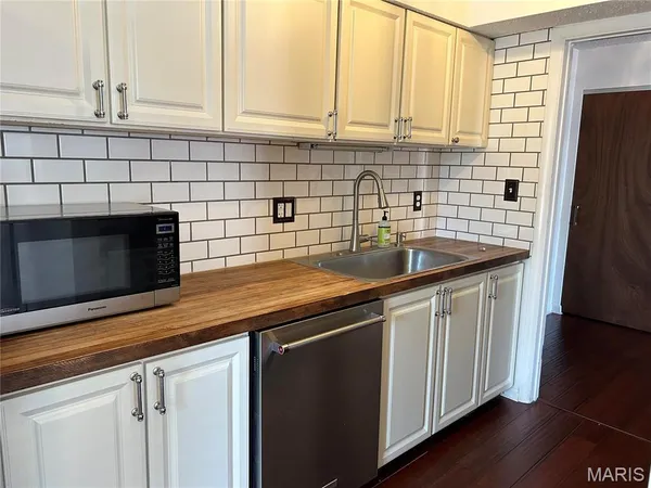 $1,995 | 14471 Bantry Lane, Unit 16, Chesterfield, MO 63017