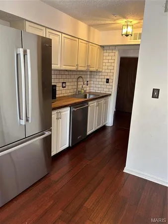 $1,995 | 14471 Bantry Lane, Unit 16, Chesterfield, MO 63017