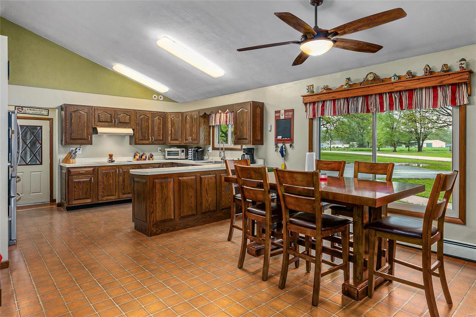 20443 Tall Timber Road Staunton, IL 62088 - Photo 7 of 44