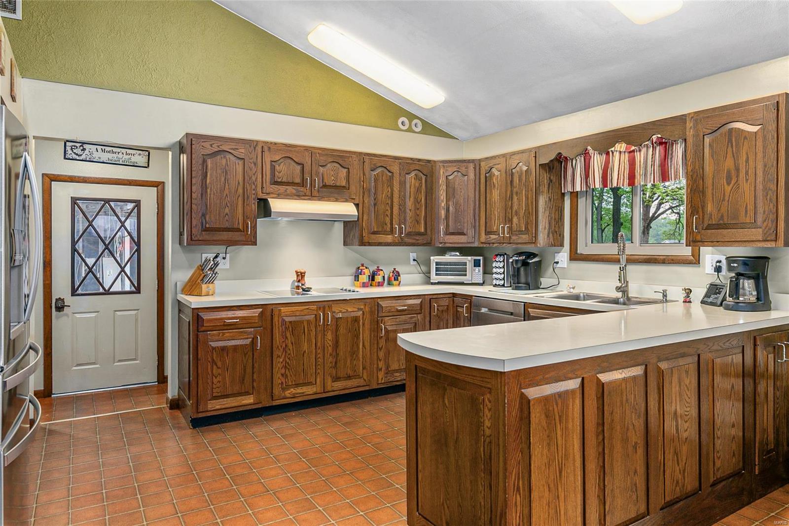 20443 Tall Timber Road Staunton, IL 62088 - Photo 8 of 44
