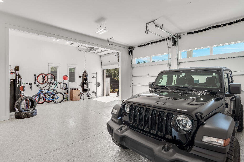 90 Sandstone Street Santa Rosa Beach, FL 32459 - Photo 24 of 73 a view of a room with gym equipment