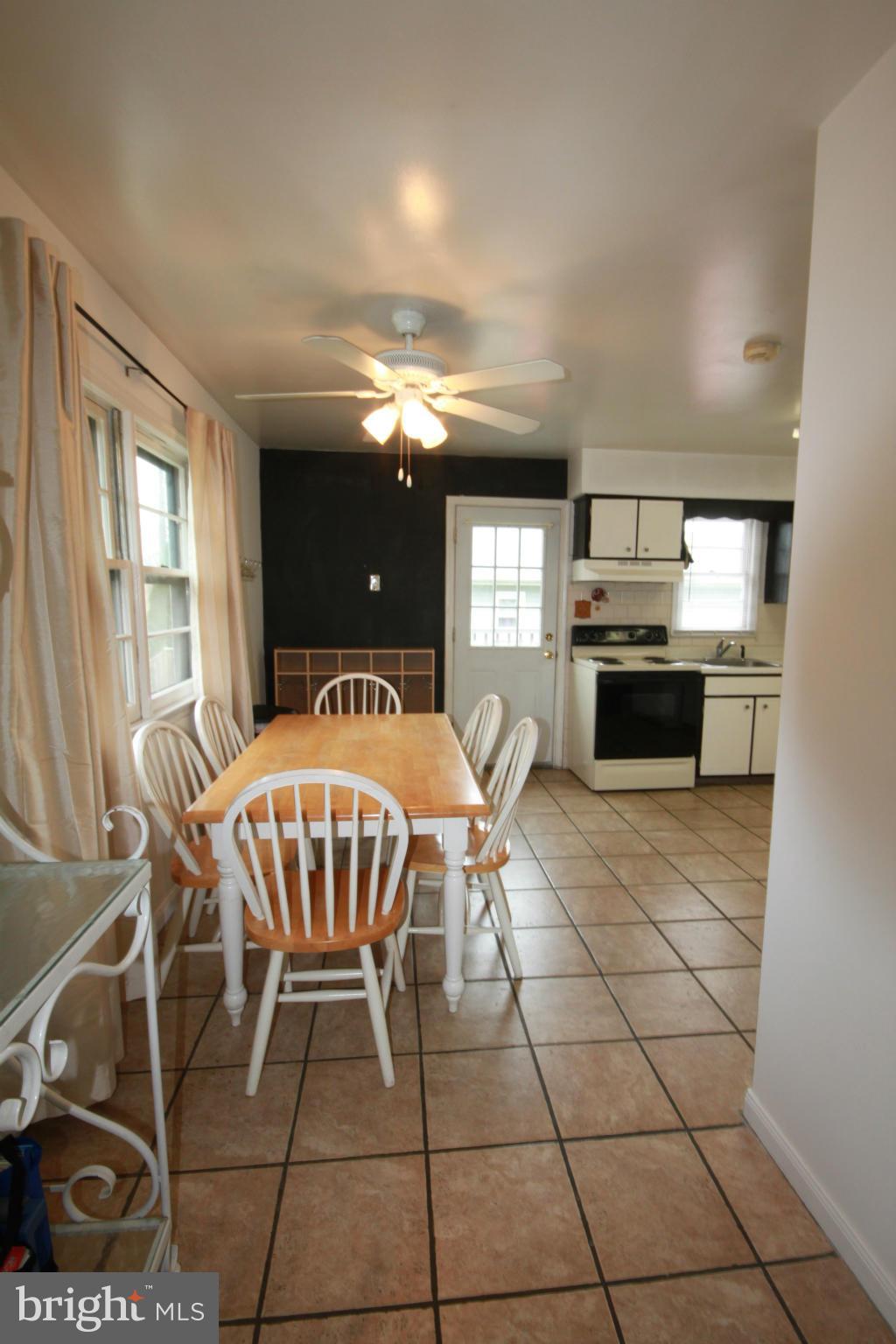 1915 Potomac Road Edgewater, MD 21037 - Photo 6 of 20 Interior (General)