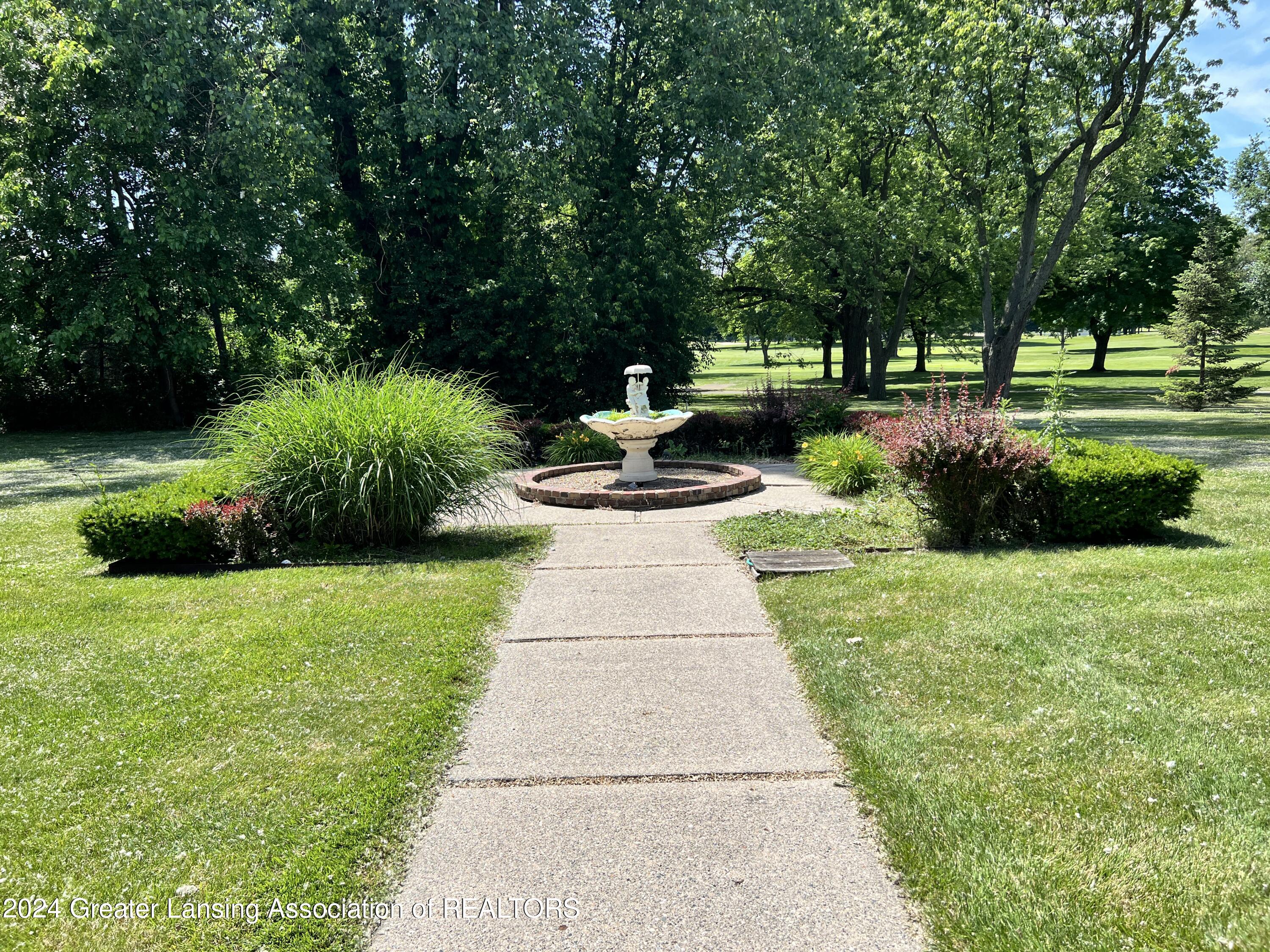 1740 Wellington Road, Unit 211 Lansing, MI 48910 - Photo 18 of 24 Photo Jun 11 2024, 3 04 12 PM