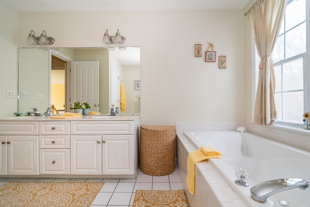 98 Heritage Avenue Ashland, MA 01721 - Photo 17 of 33