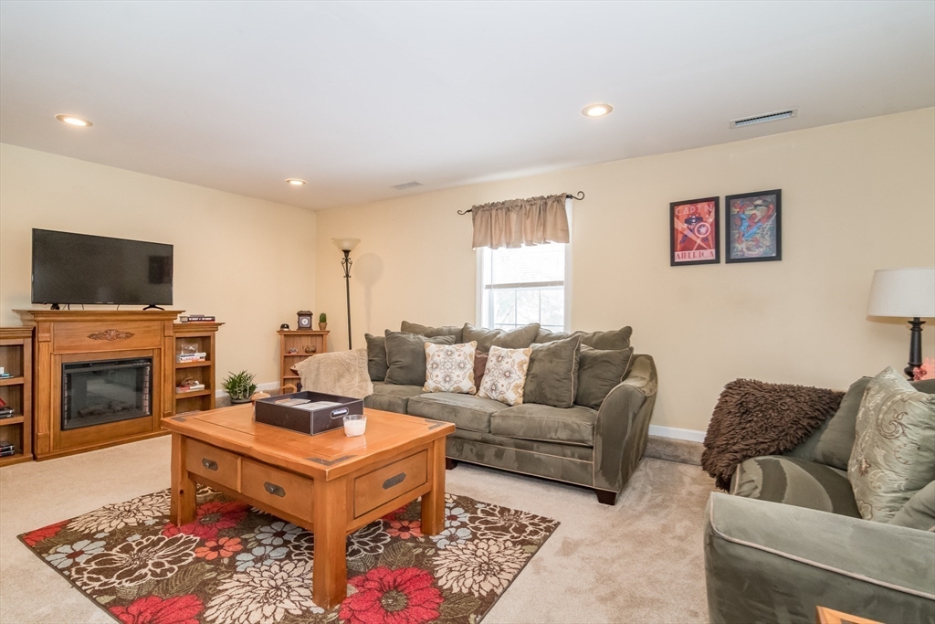 98 Heritage Avenue Ashland, MA 01721 - Photo 25 of 33