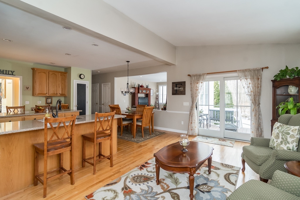 98 Heritage Avenue Ashland, MA 01721 - Photo 5 of 33