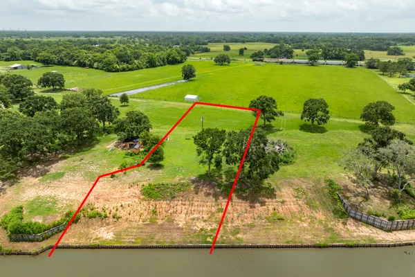 a view of outdoor space with green field