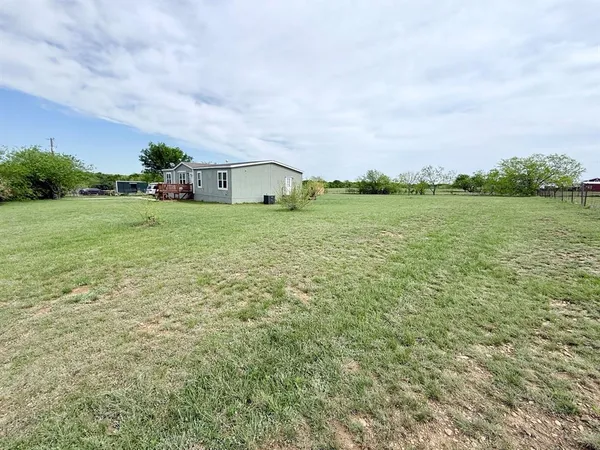 $325,000 | 754 Bunk House Drive, Venus, TX 76084
