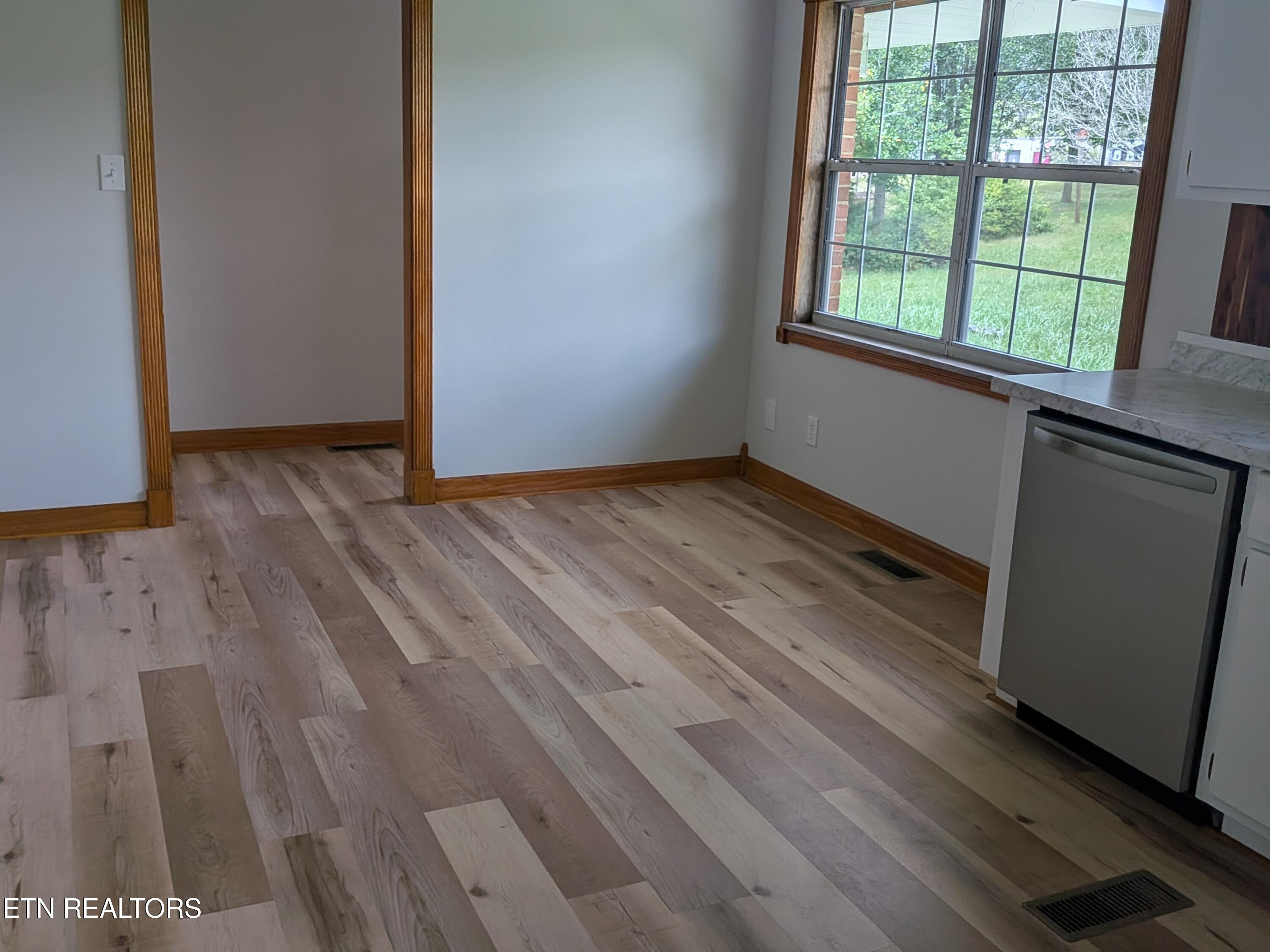 10024 Rutledge Pike Corryton, TN 37721 - Photo 14 of 29 3820