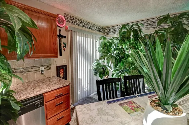 $214,900 | 204 North Pointe Lane, Raymore, MO 64083