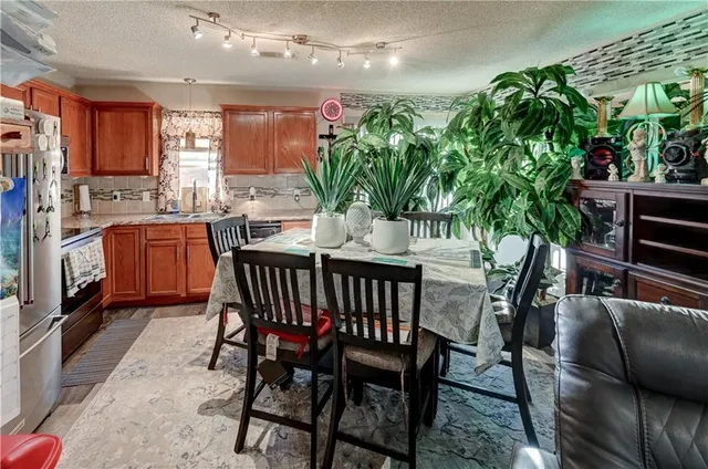 $214,900 | 204 North Pointe Lane, Raymore, MO 64083