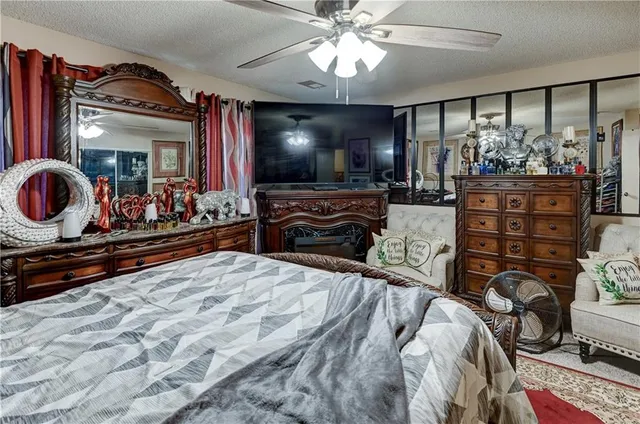 $214,900 | 204 North Pointe Lane, Raymore, MO 64083