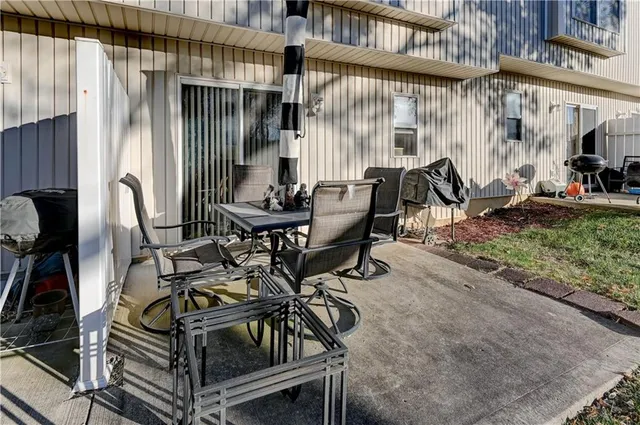 $214,900 | 204 North Pointe Lane, Raymore, MO 64083