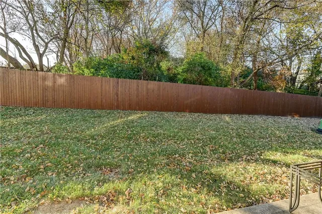 $214,900 | 204 North Pointe Lane, Raymore, MO 64083