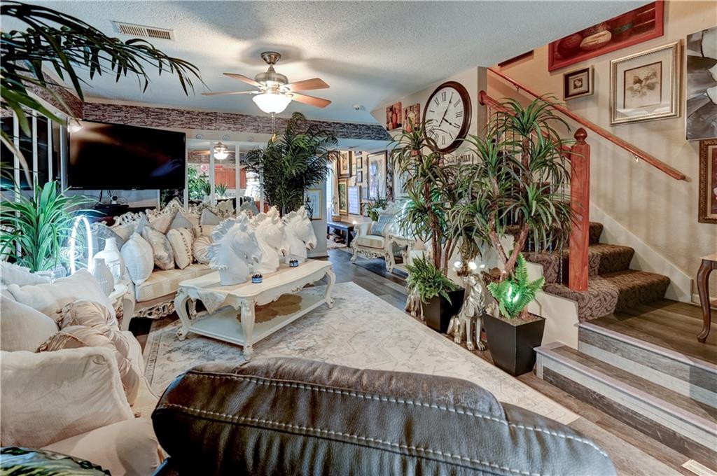 204 North Pointe Lane Raymore, MO 64083 - Photo 4 of 31