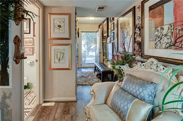 $214,900 | 204 North Pointe Lane, Raymore, MO 64083