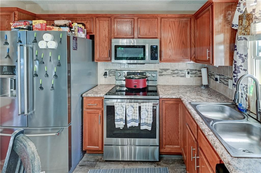 204 North Pointe Lane Raymore, MO 64083 - Photo 9 of 31