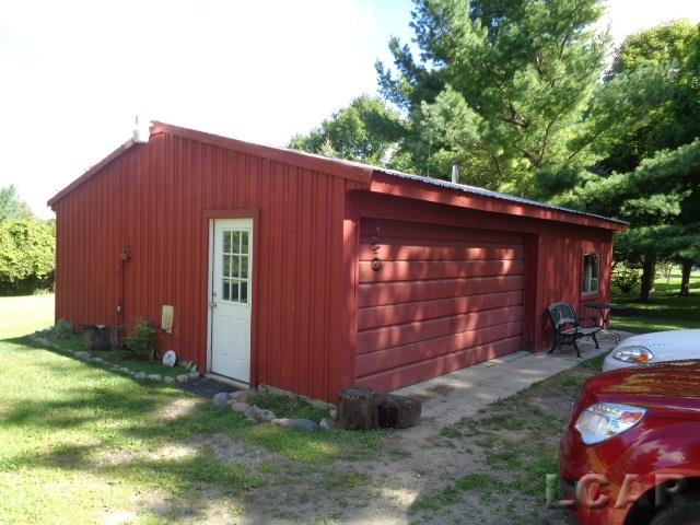 12584 Clinton Road Clinton, MI 49236 - Photo 5 of 29 31259088-4.JPG