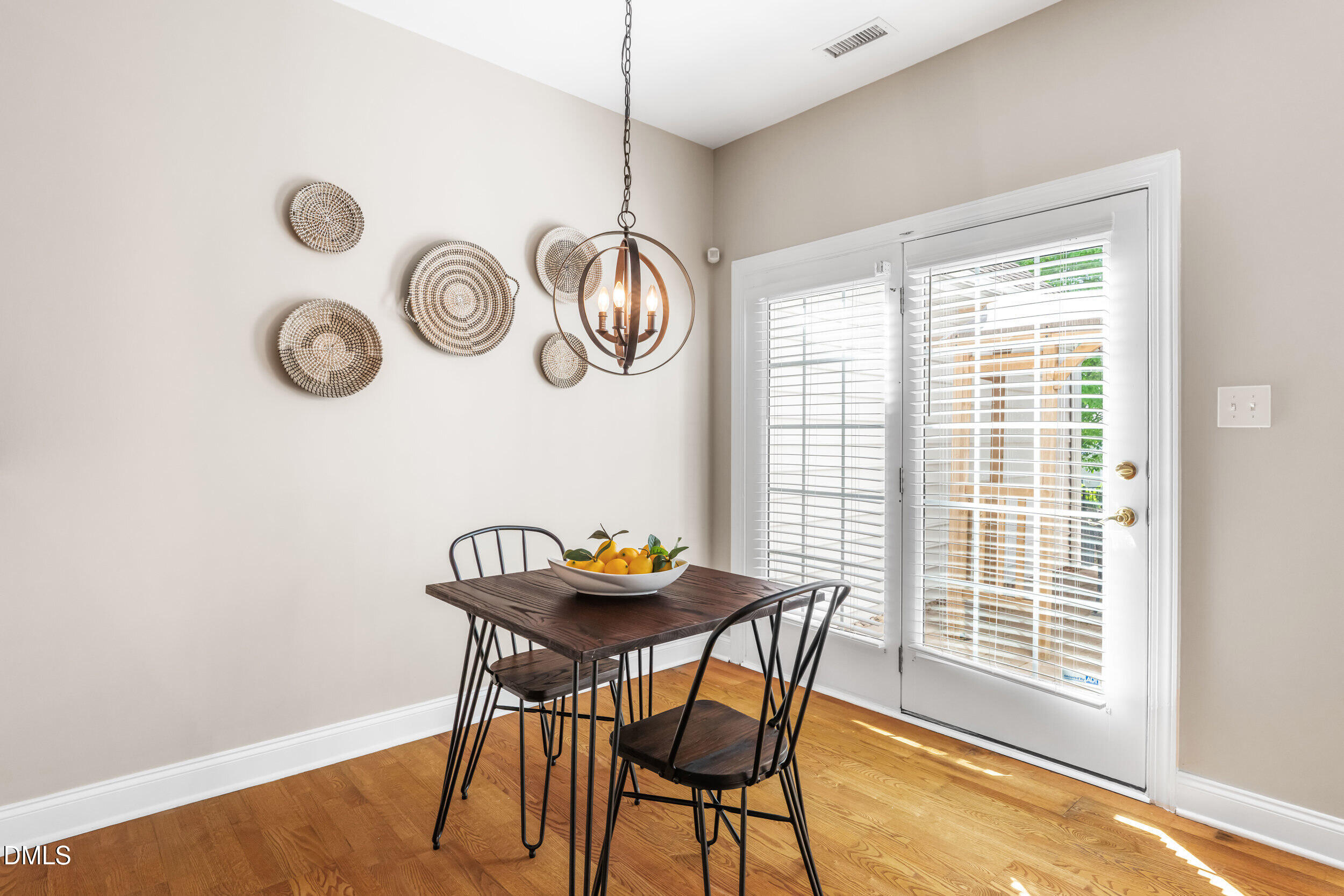 9113 White Eagle Court Raleigh, NC 27617 - Photo 17 of 58 Kitchen Eating Area