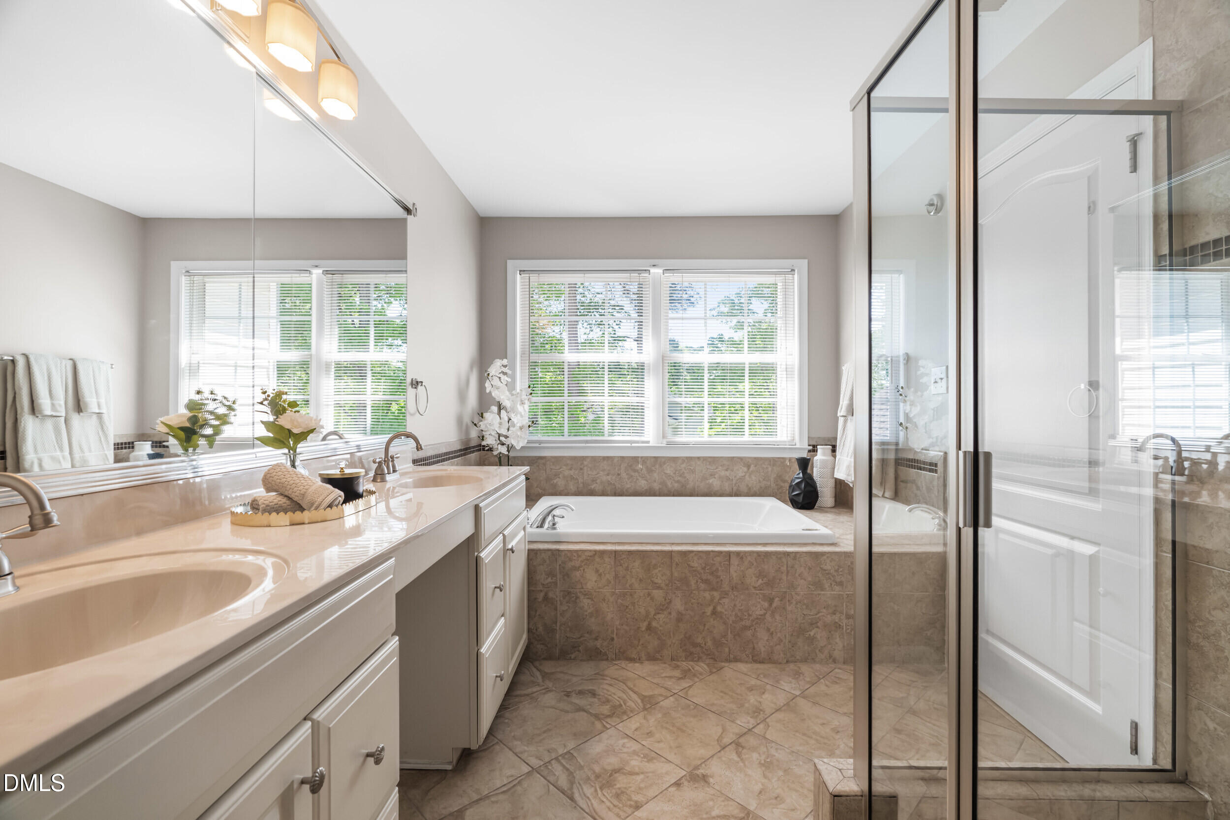 9113 White Eagle Court Raleigh, NC 27617 - Photo 28 of 58 Primary Bathroom