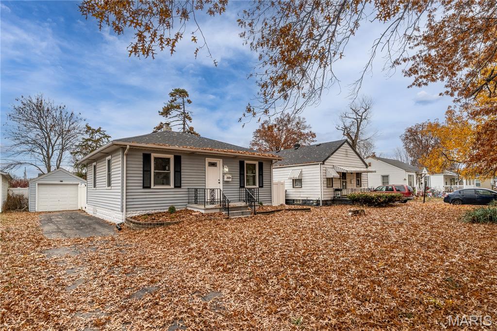 2521 Adams Street Granite City, IL 62040 - Photo 3 of 24