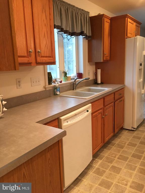 636 West Orange Street Lititz, PA 17543 - Photo 5 of 12 Gallery Image 5