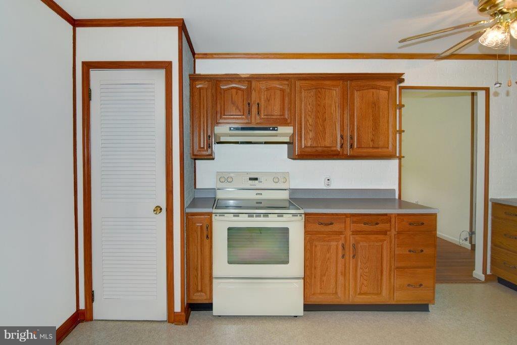 79 Otter Point Road Elkton, MD 21921 - Photo 10 of 22 Kitchen includes pantry - Main Level Laundry