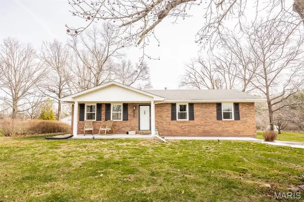 $335,000 | 2340 Marine Road, Highland, IL 62249