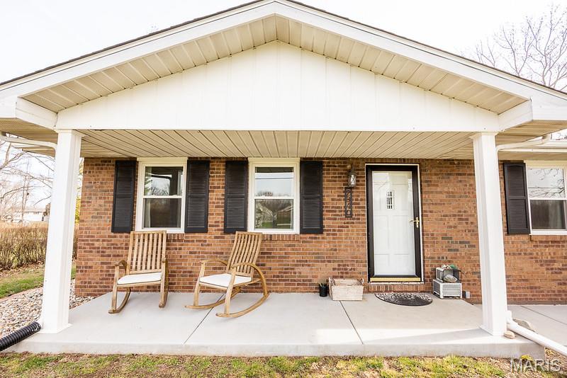 2340 Marine Road Highland, IL 62249 - Photo 2 of 39