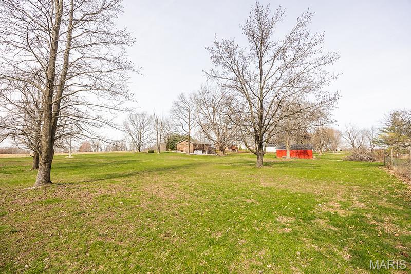 2340 Marine Road Highland, IL 62249 - Photo 24 of 39