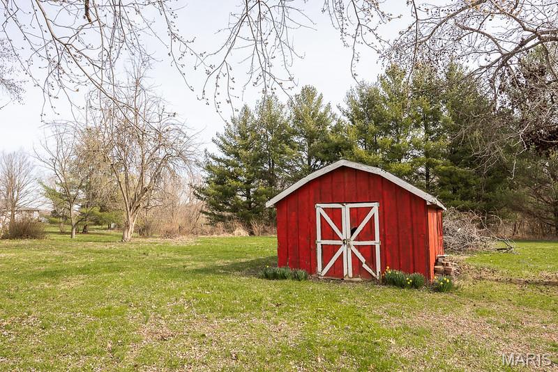 2340 Marine Road Highland, IL 62249 - Photo 33 of 39