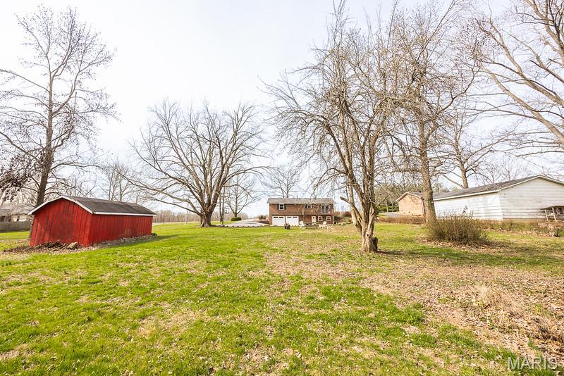 2340 Marine Road Highland, IL 62249 - Photo 36 of 39