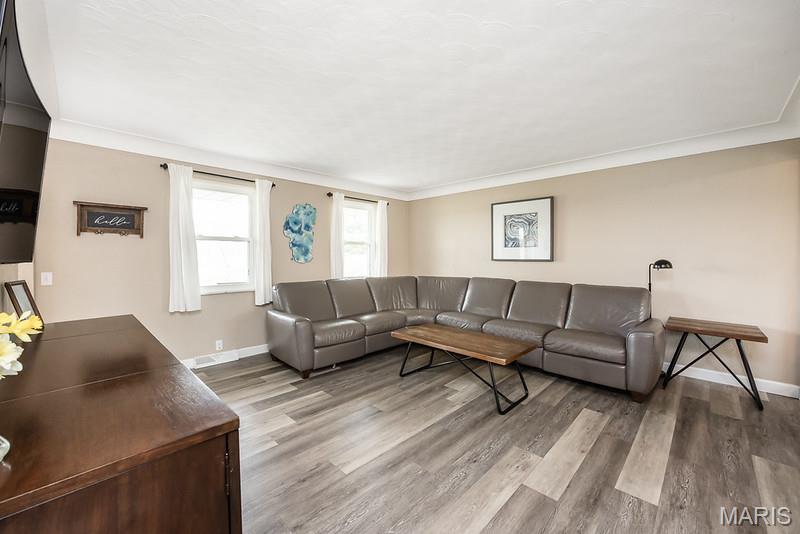 2340 Marine Road Highland, IL 62249 - Photo 6 of 39