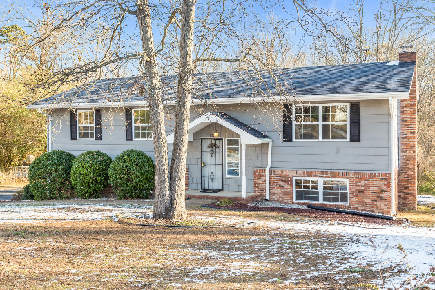 124 Rolling Ridge Drive Chattanooga, TN 37421 - Photo 2 of 17 124_Rolling_Ridge_Dr_02